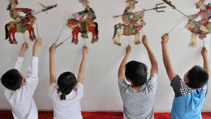 蒲河小学的学生在排练皮影戏 、【六一儿童节】中国沈阳