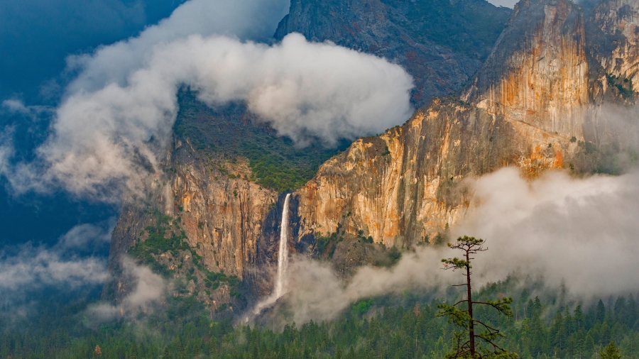 优胜美地国家公园(Bridalveil Fall、 Yosemite National Park、 Calif┱or┱nia )