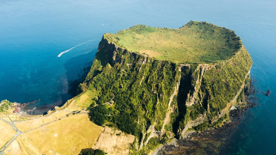 城山日出峰、济州岛上的凝灰岩锥、韩国 